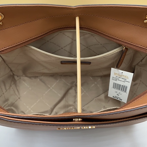 MICHAEL KORS LARGE X CHAIN SHOULDER TOTE LUGGAGE - Picture 15 of 16